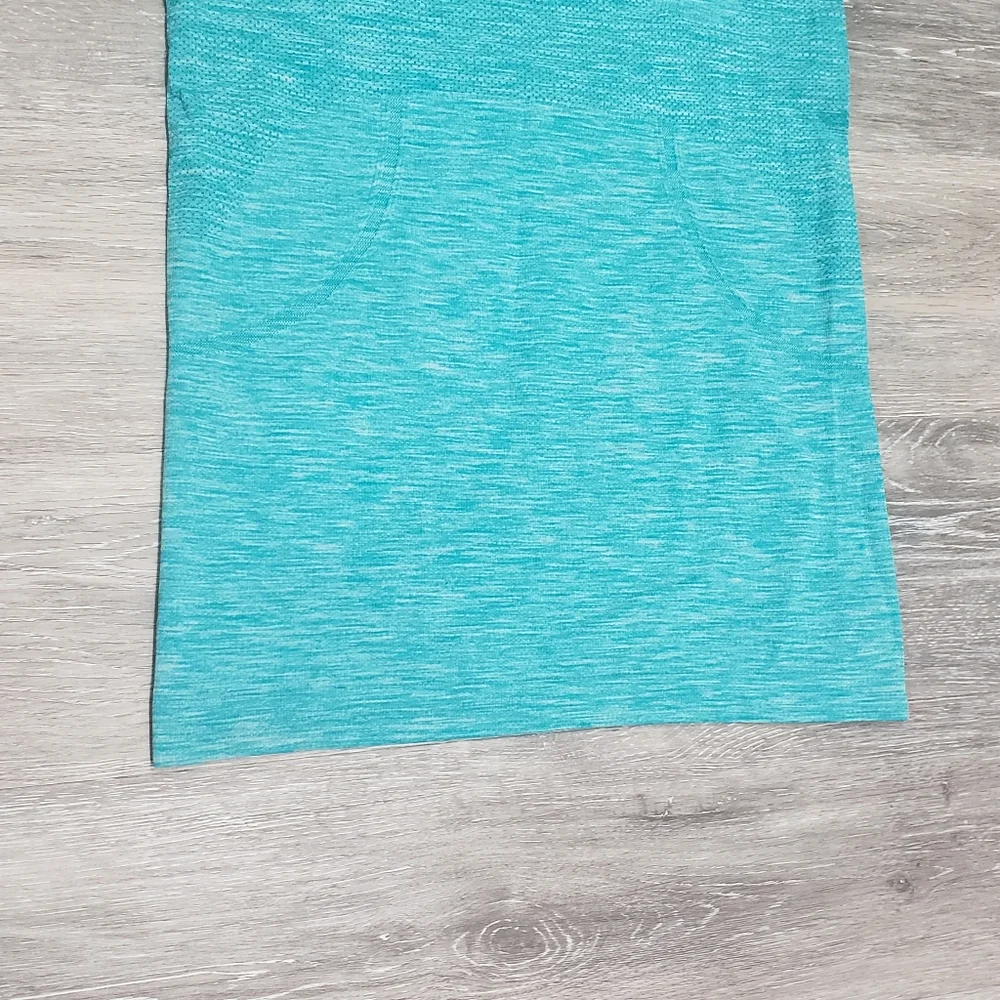 lululemon athletica Women's Turquoise Heather Short Sleeve Tee